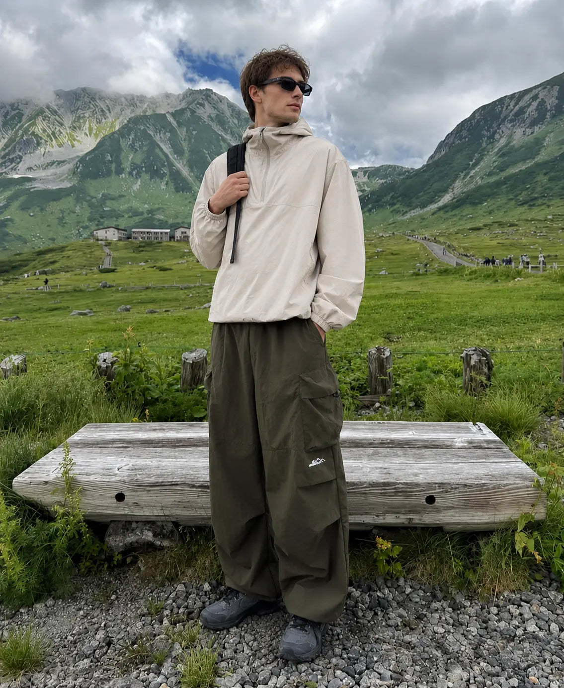 Unisex Lightweight Hiking Pants – Quick Dry Water Resistant Loose Fit Cargo Pants with Pockets