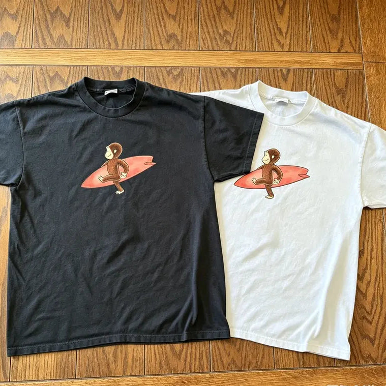 Curious Georgee Minimal Surf Graphic Tee 🌊 – Cute Vintage Beach Shirt/Sweatshirt/Hoodie