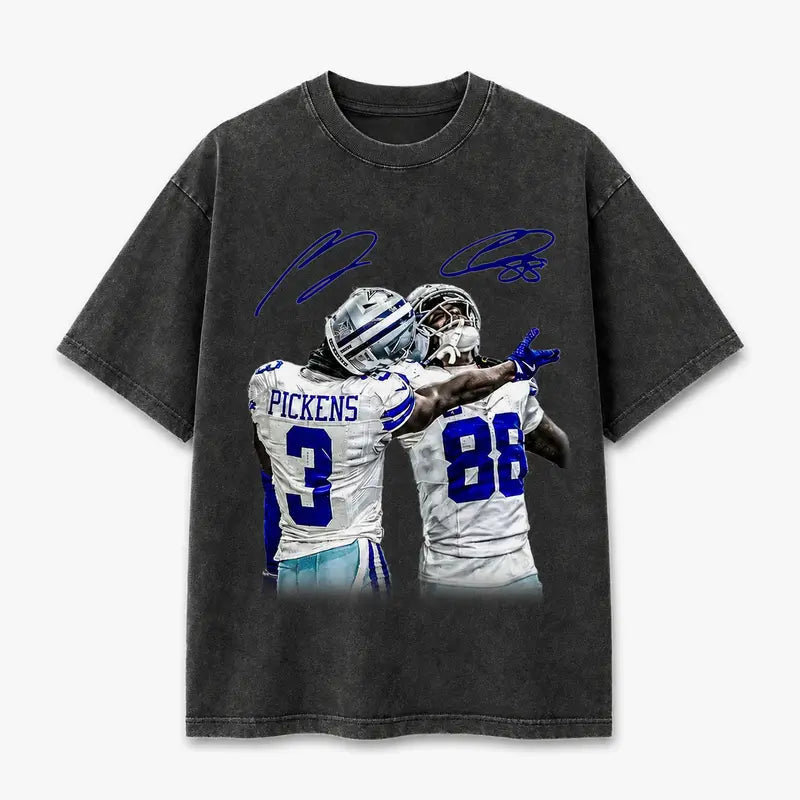 Vintage Close-Up NFL Football Athlete Signature Graphic Unisex T-Shirt/Sweatshirt/Hoodie | Great Gift For Sports Fans