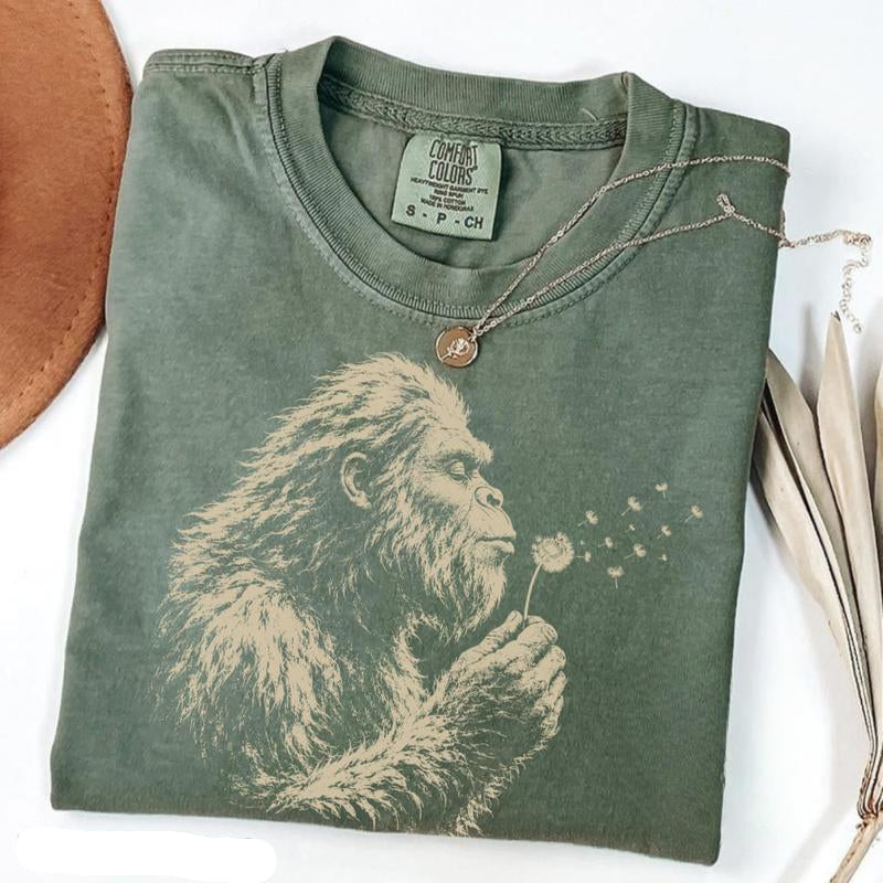 Vintage Bigfoot Dandelion Graphic T-Shirt/Sweatshirt/Hoodie - Bigfoot Lover Gift