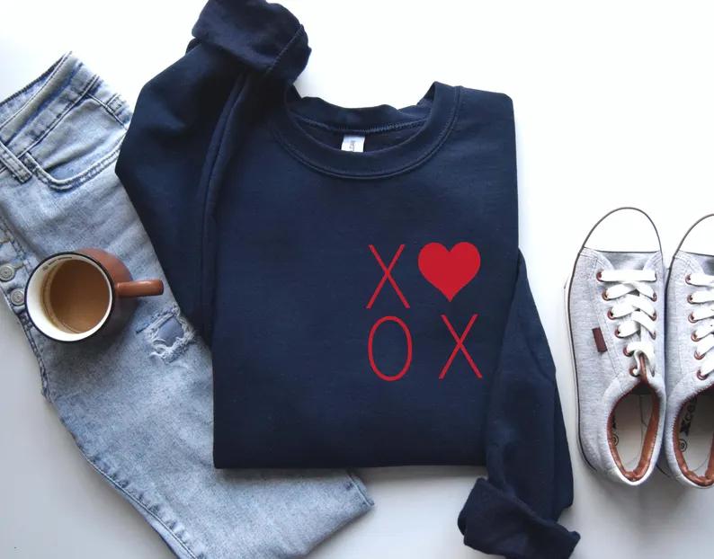 XOXO Heart Valentine's Day Sweatshirt, Women's Crewneck,Trendy Graphic Sweatshirt Long Sleeve Tops Pullover