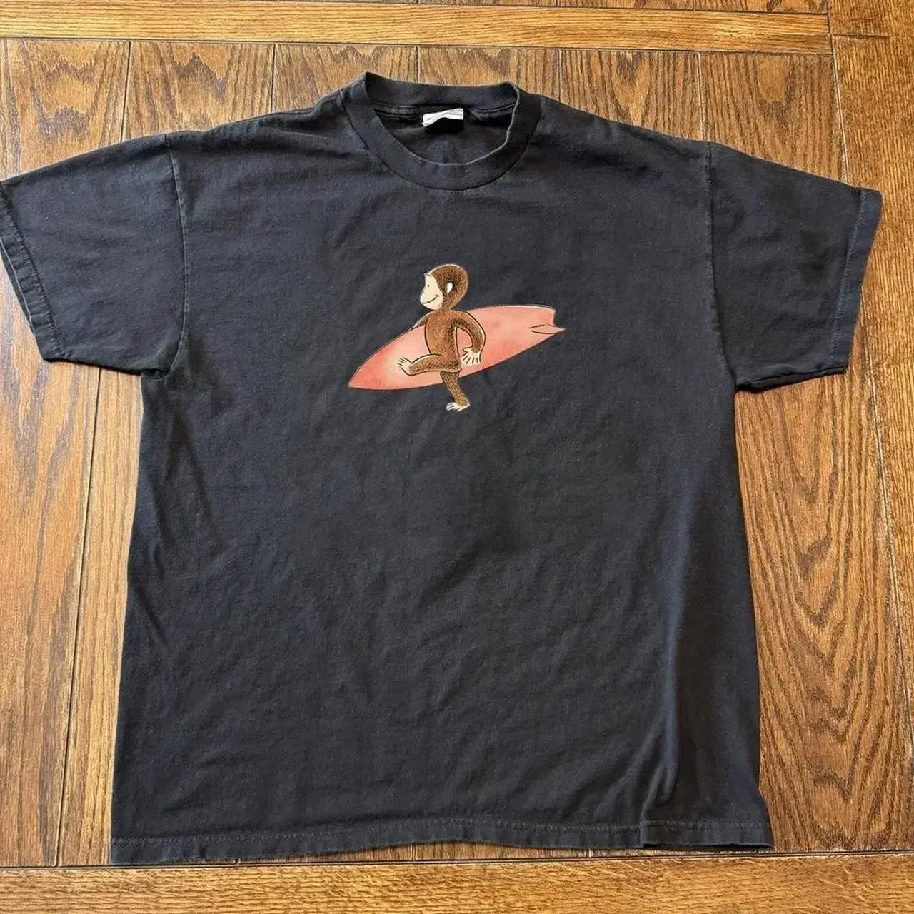 Curious Georgee Minimal Surf Graphic Tee 🌊 – Cute Vintage Beach Shirt/Sweatshirt/Hoodie