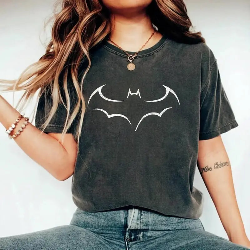 Minimalist Batman Logo Tee/Sweatshirt/Hoodie