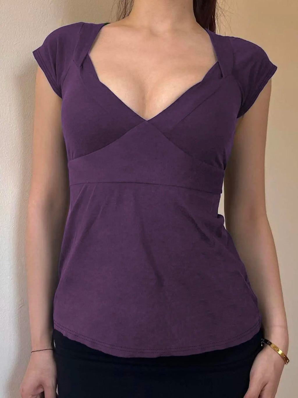 Fitted V-Neck Sculpt Tee - Ladies' Summer Clothes for Daily Wear