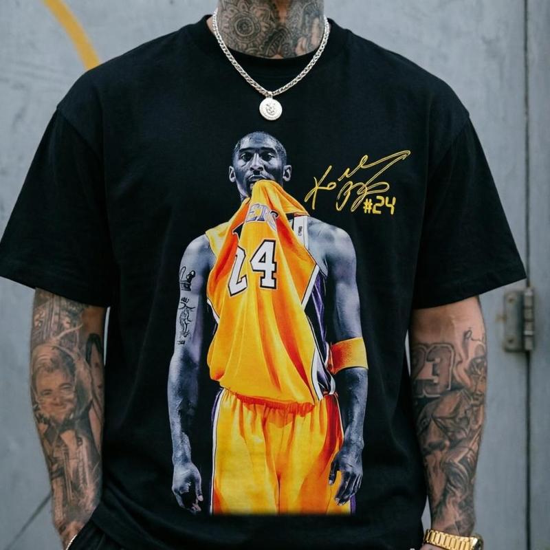 Kobe Bryant #24 Vintage Graphic T-Shirt/Sweatshirt/Hoodie – Retro Basketball Oversized Streetwear Tee