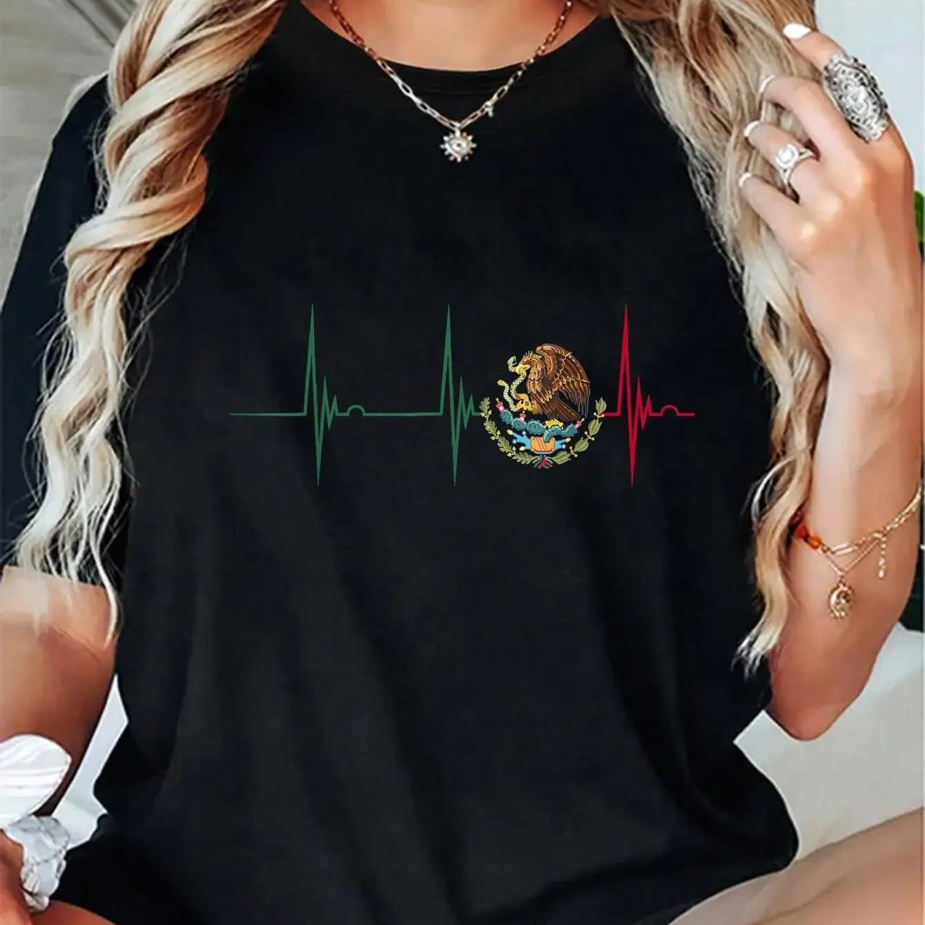 My Heart Beats for Mexico 🇲🇽 – Mexican Pride Graphic T-Shirt/Sweatshirt/Hoodie